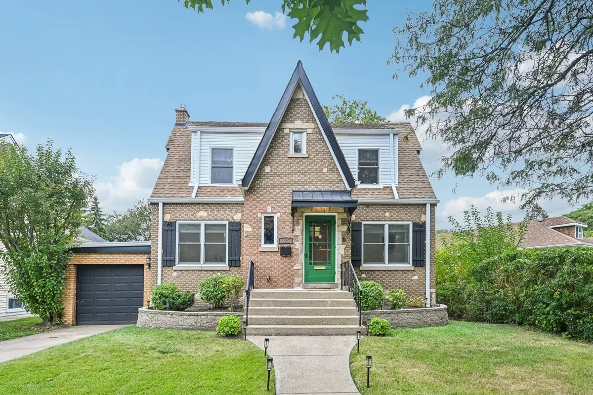 135 Northgate Road, Riverside, IL 60546 - Image #1