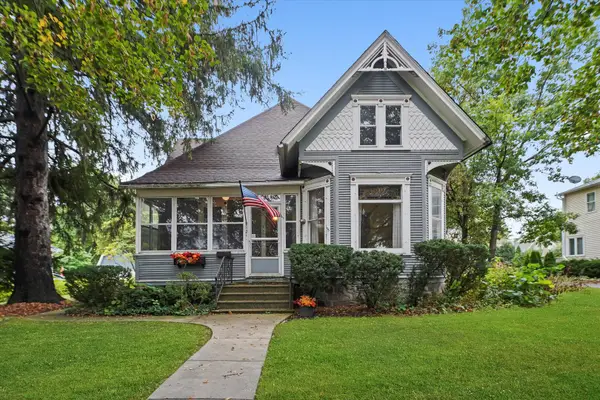 121 Park Avenue, Grayslake, IL 60030