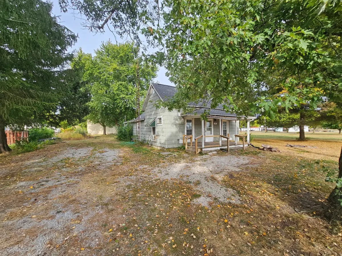 208 S Main Street, Broadlands, IL 61816 - Image #1