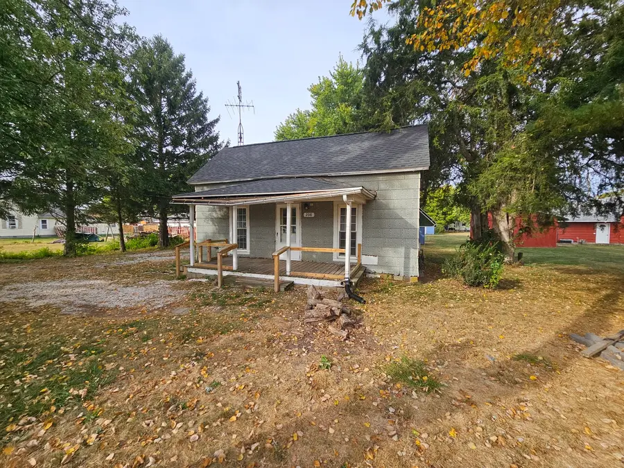 208 S Main Street, Broadlands, IL 61816 - Image #3