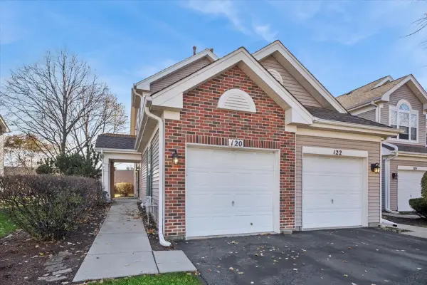 120 N Cathy Lane #120, Mount Prospect, IL 60056