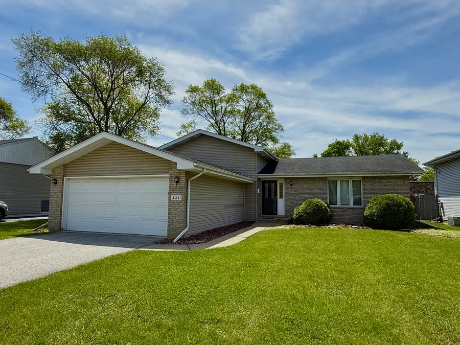 424 E Clark Street, Glenwood, IL 60425 - Image #2