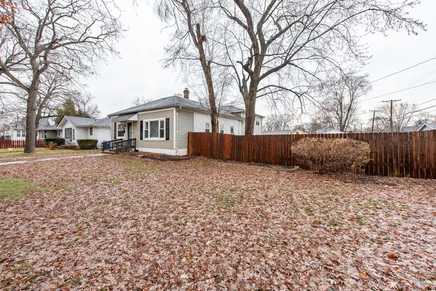 917 N Linden Avenue, Waukegan, IL 60085 - Image #2