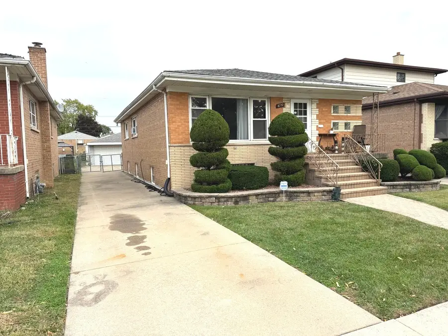 8737 S Richmond Avenue, Evergreen Park, IL 60805 - Image #3
