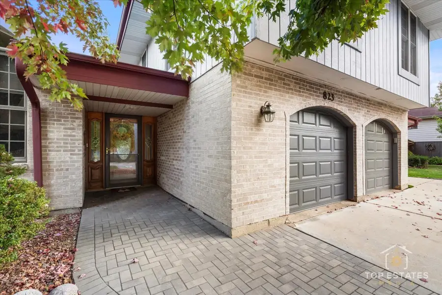 823 S Salem Drive, Schaumburg, IL 60193 - Image #3