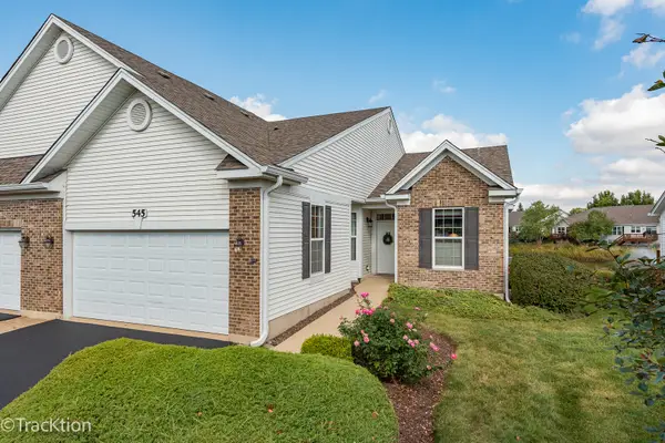 545 Woodhill Drive, Carol Stream, IL 60188