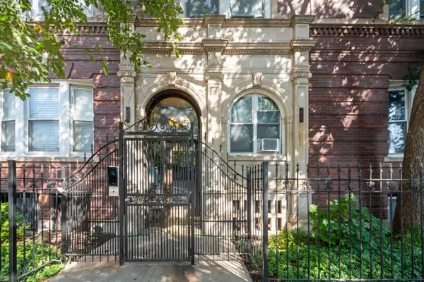 1424 E Hyde Park Boulevard #2, Chicago, IL 60615