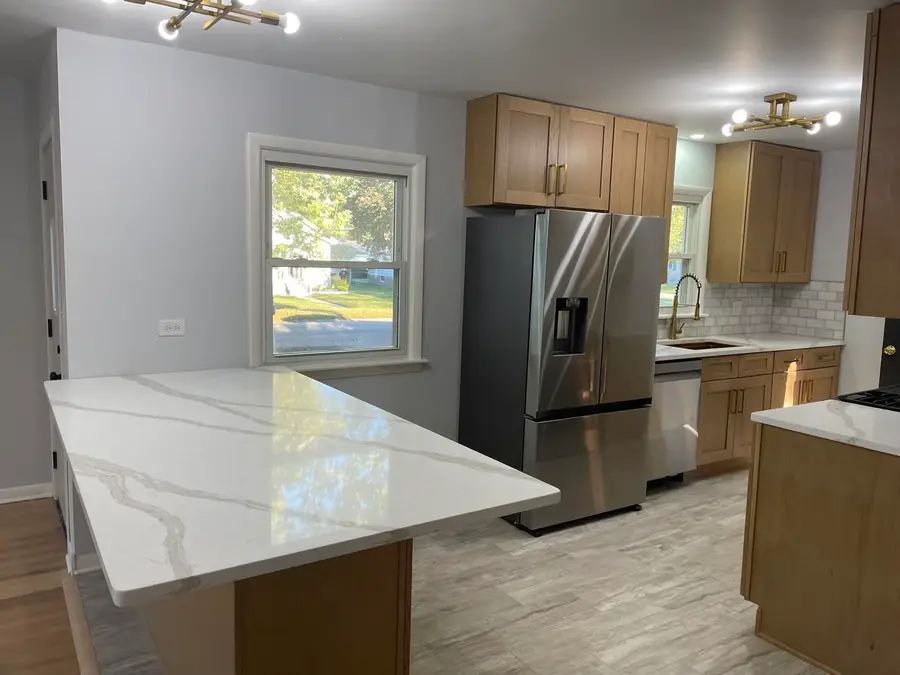 18452 Oakwood Avenue, Lansing, IL 60438 - Image #3