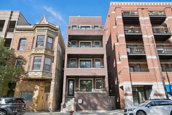 2228 W Belmont Avenue #2, Chicago, IL 60618