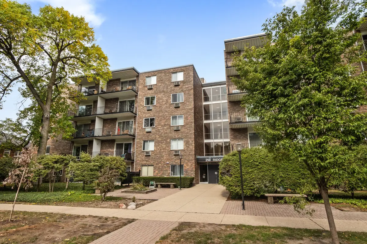 250 Ridge Avenue #2J, Evanston, IL 60202 - #1