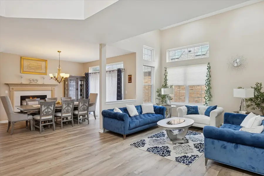 1618 Astor Avenue, Oakbrook Terrace, IL 60181 - Image #3