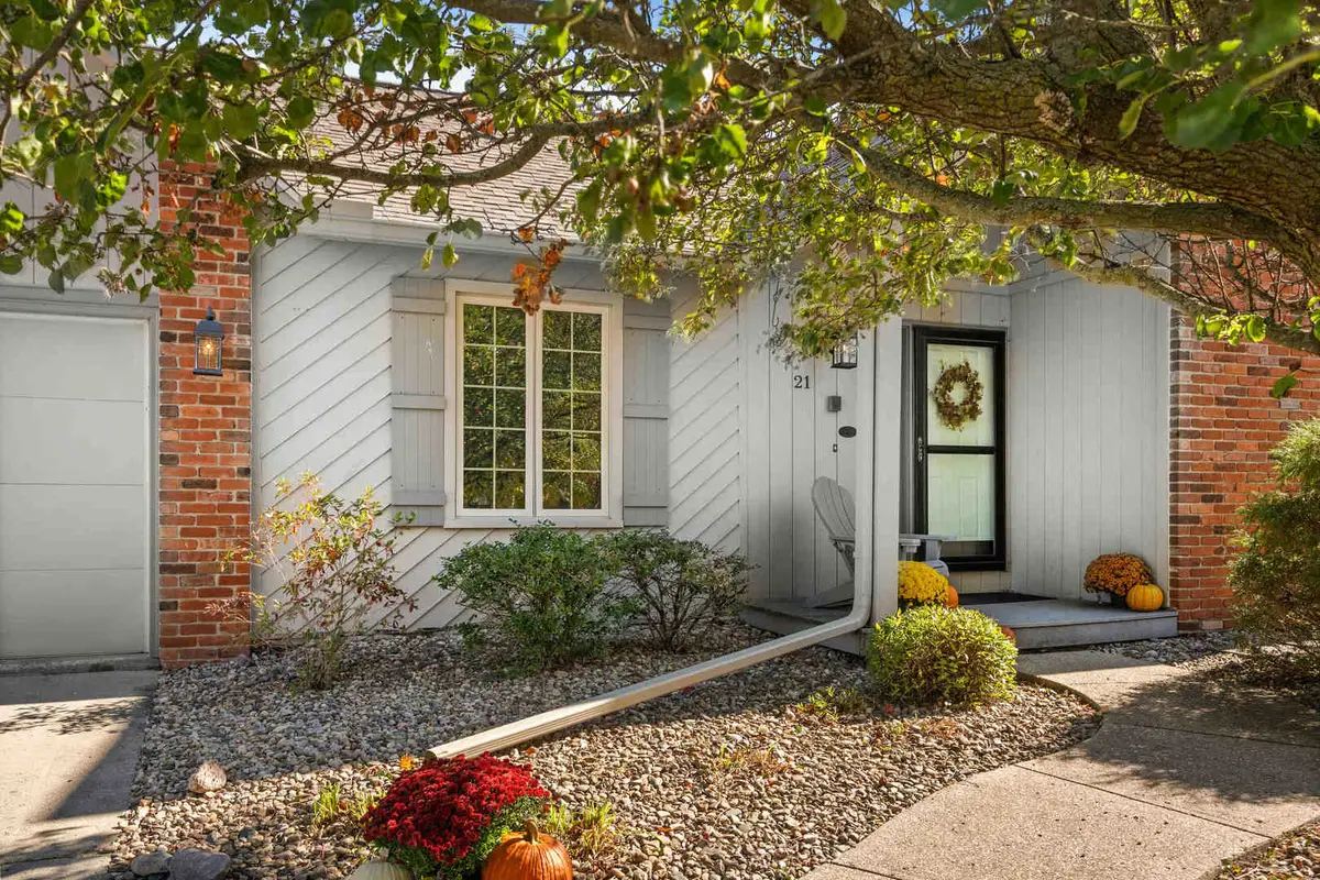 21 Pendleton Way, Bloomington, IL 61704 - #1