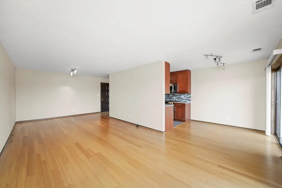 1400 N Elmhurst Road #302, Mount Prospect, IL 60056 - Image #3