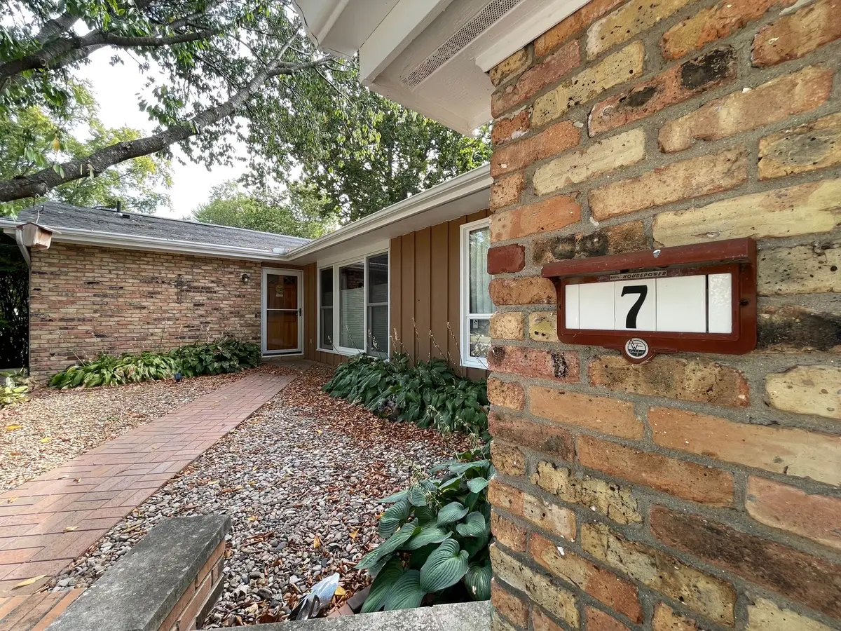 7 Mcdonald Court, Champaign, IL 61821 - Image #1