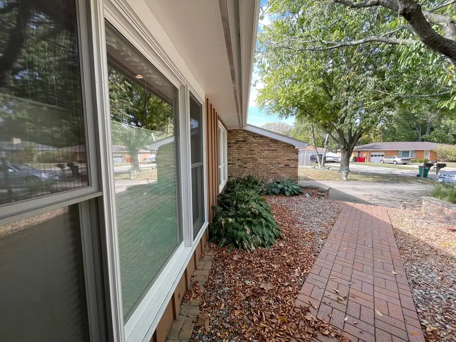 7 Mcdonald Court, Champaign, IL 61821 - Image #3