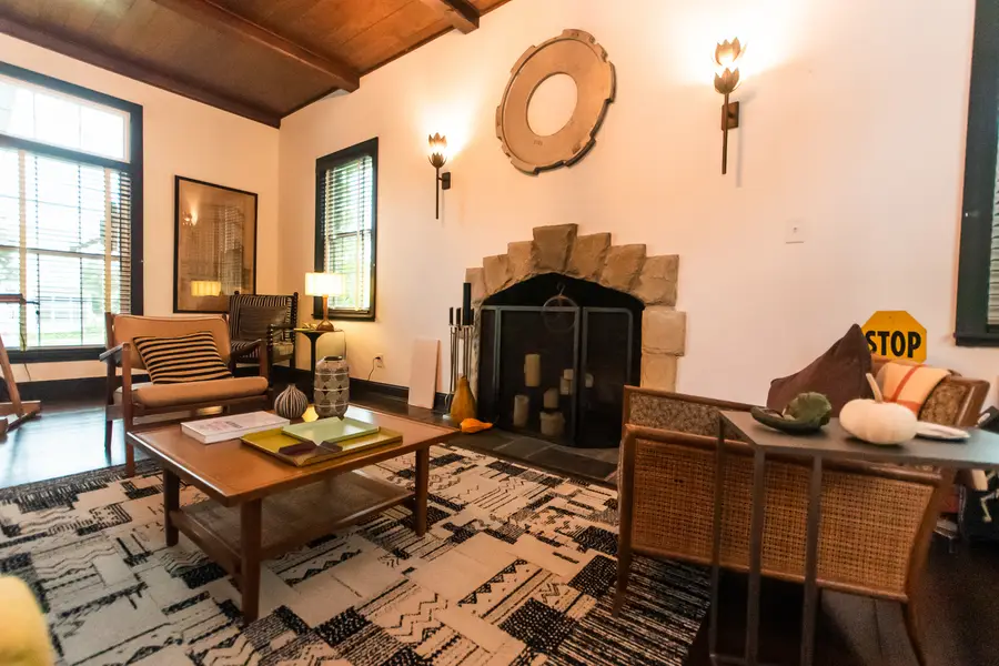 218 N Brinton Avenue, Dixon, IL 61021 - Image #2