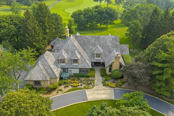 18 S Wynstone Drive, North Barrington, IL 60010