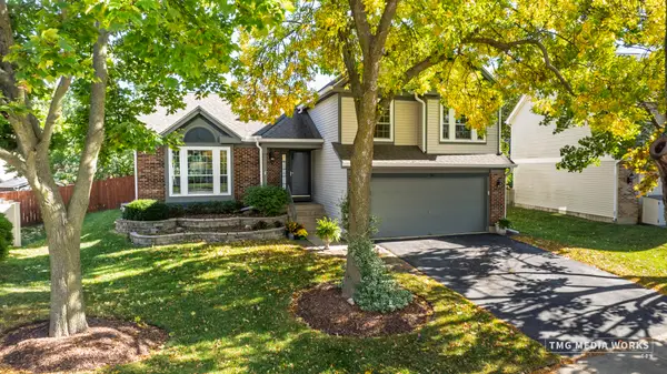 300 Churchill Lane, Aurora, IL 60504