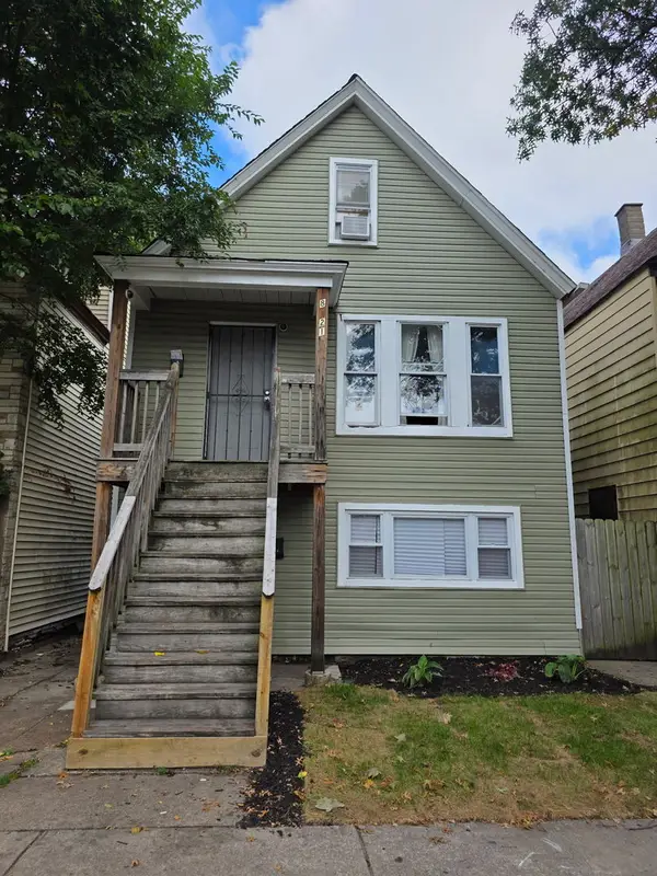 8221 S Houston Avenue, Chicago, IL 60617