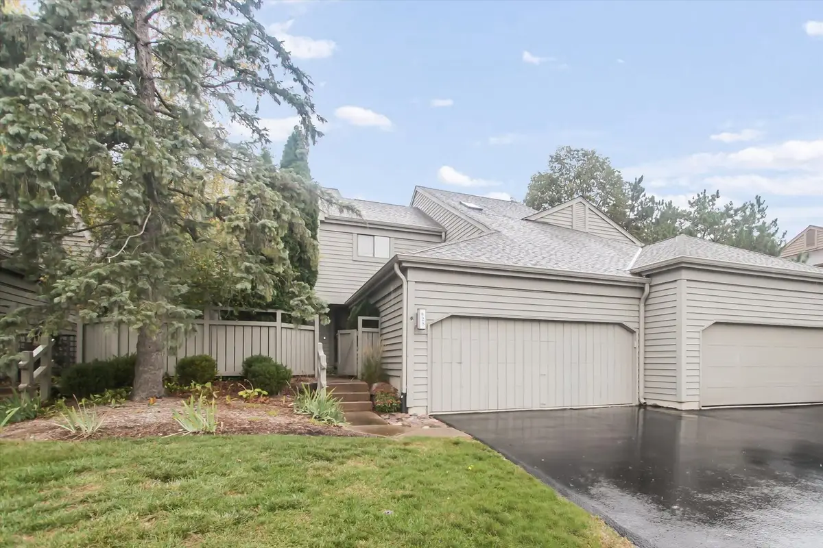 928 Longmeadow Court #1016, Lake Barrington, IL 60010 - Image #1