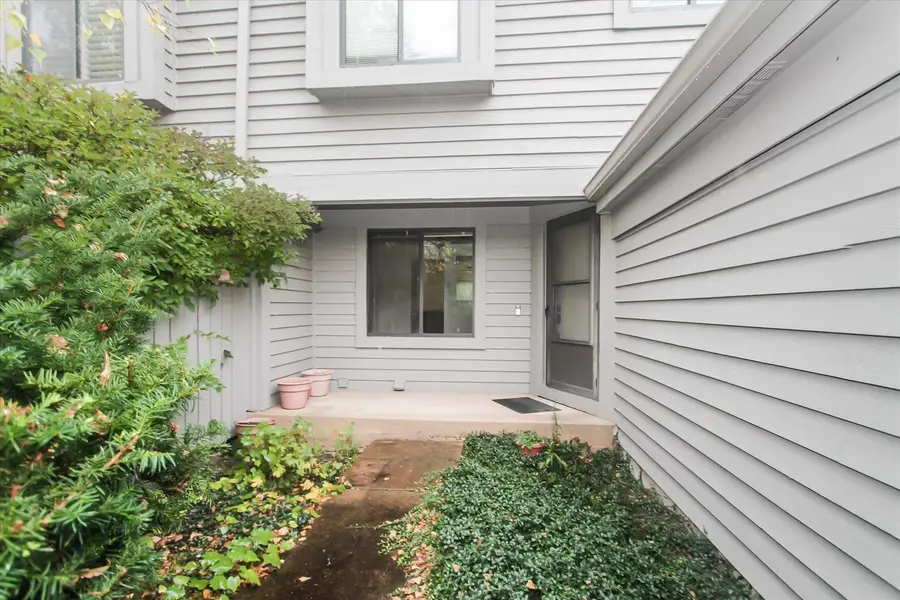928 Longmeadow Court #1016, Lake Barrington, IL 60010 - Image #2