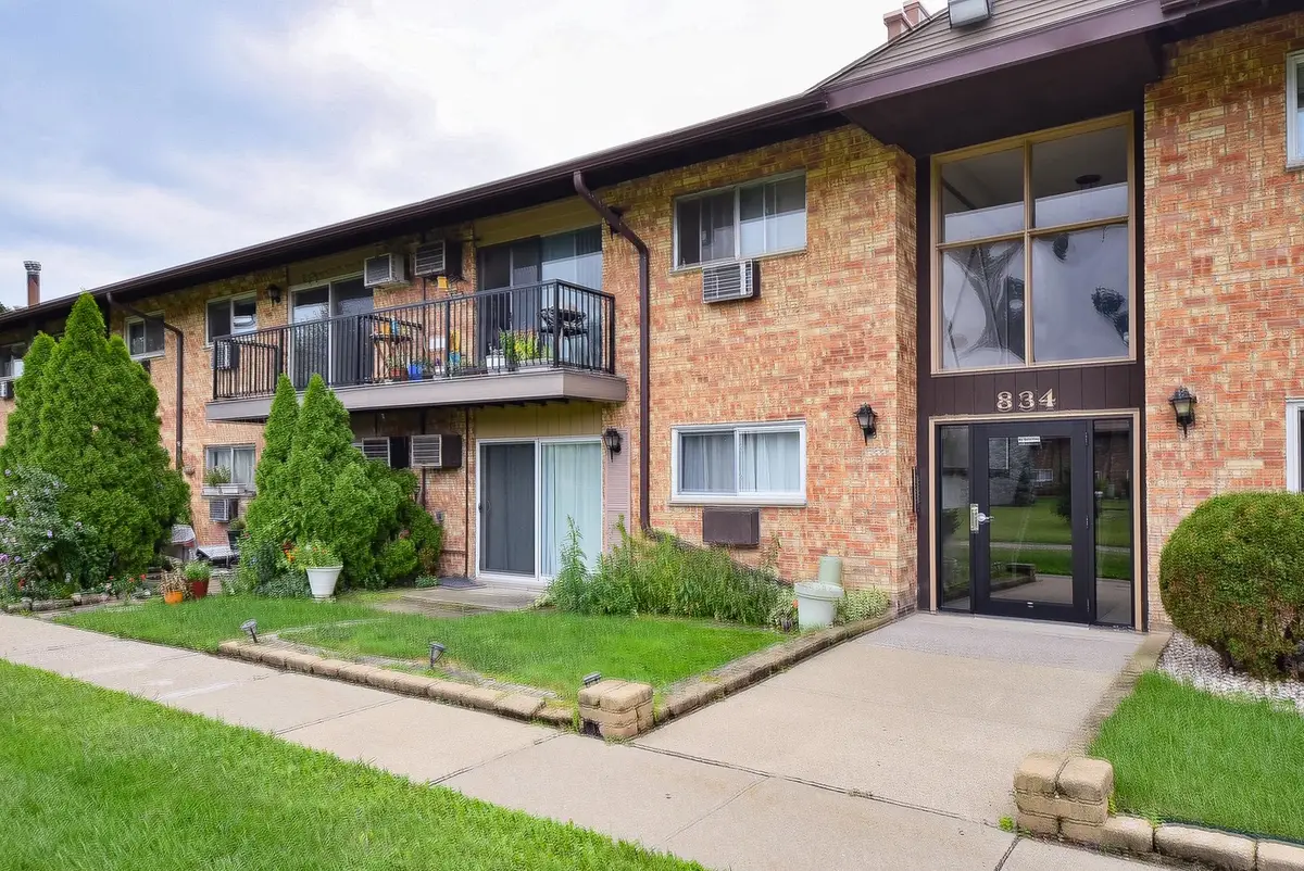 834 E Old Willow Road #210, Prospect Heights, IL 60070 - Image #1