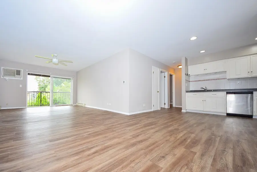 834 E Old Willow Road #210, Prospect Heights, IL 60070 - Image #2