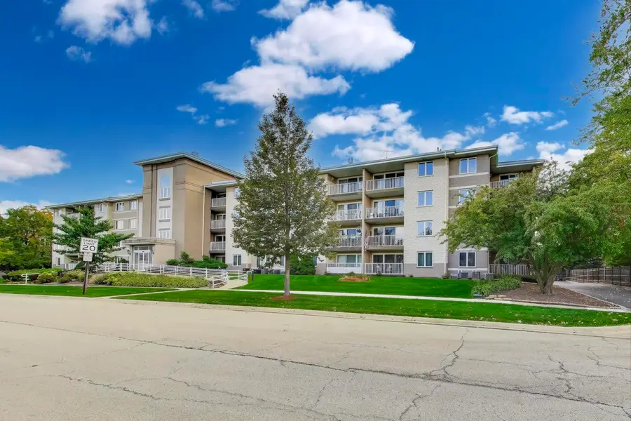 440 E Montrose Avenue #402, Wood Dale, IL 60191 - Image #2