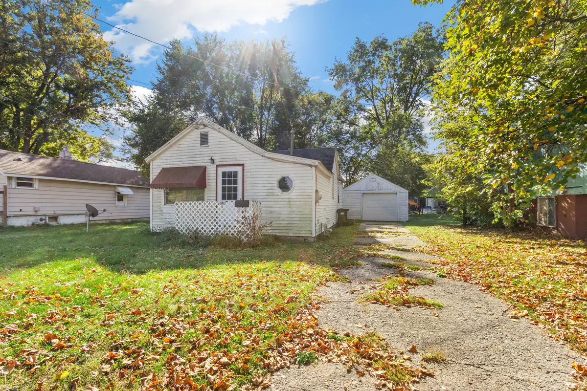 1007 W 9th Street, Sterling, IL 61081 - #1