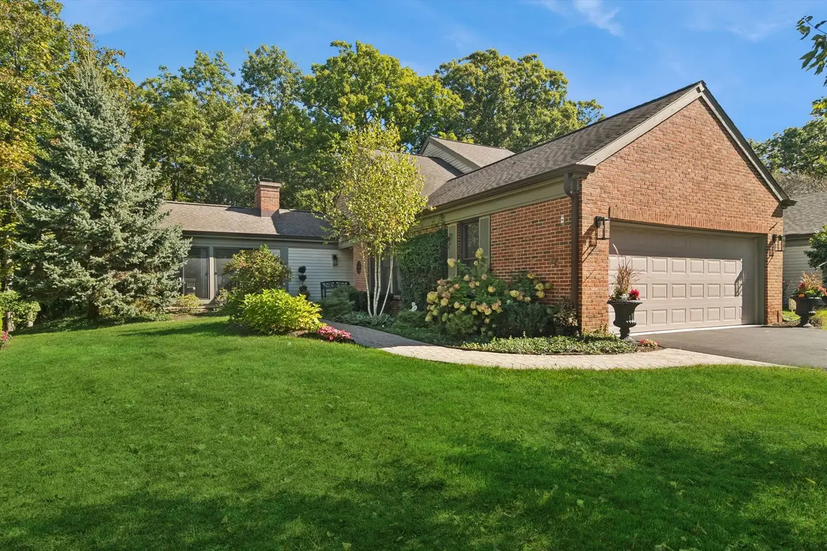 39 Warrington Drive, Lake Bluff, IL 60044 - Image #1