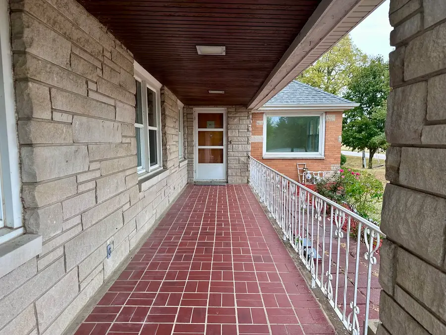 705 W Commercial Street, Lyndon, IL 61261 - Image #3