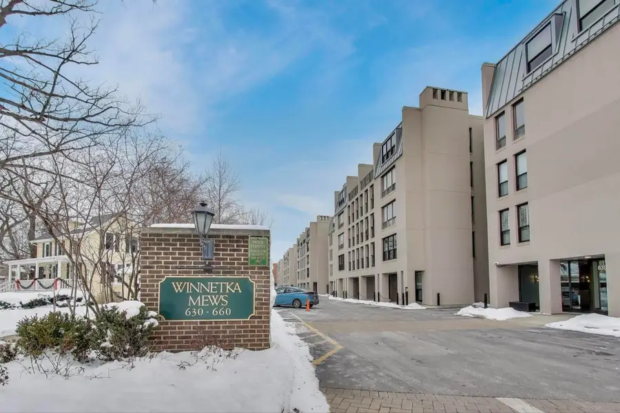 650 Winnetka Mews #310, Winnetka, IL 60093 - Image #3