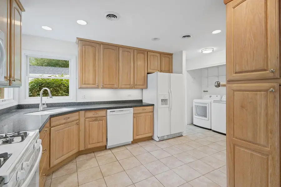 837 E Rockland Road, Libertyville, IL 60048 - Image #3