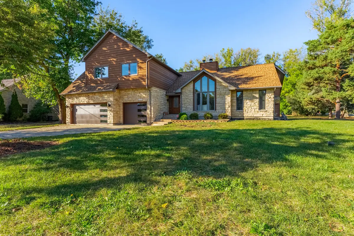 120 Pratt Boulevard, Roselle, IL 60172 - Image #1