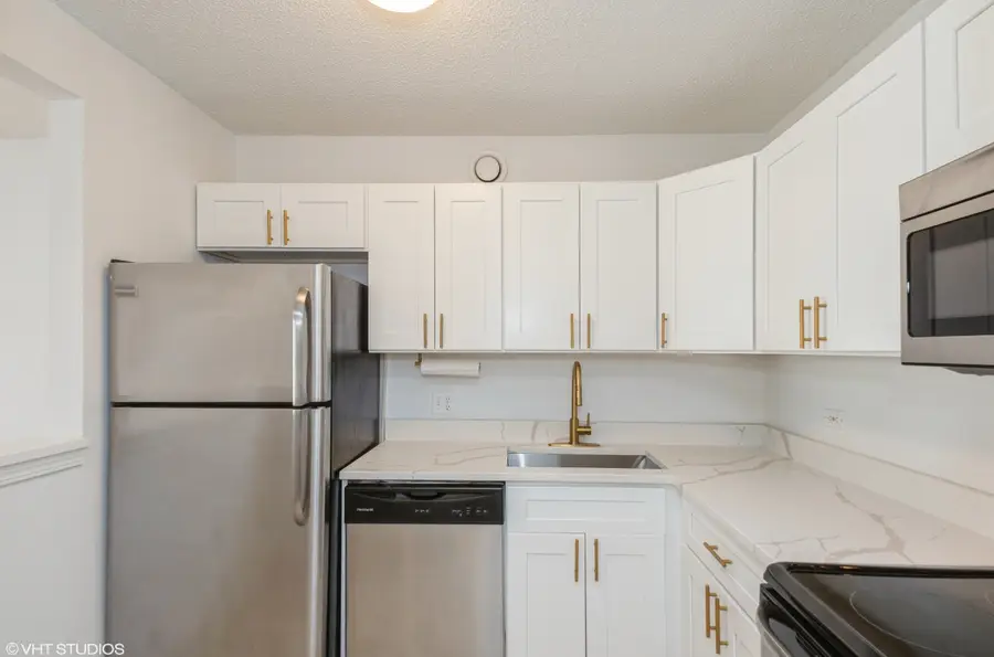10 E Ontario Street #1806, Chicago, IL 60611 - Image #3