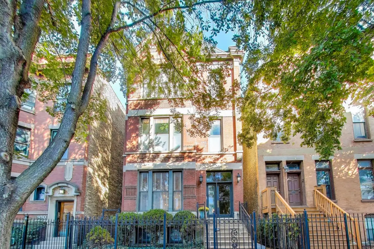 926 W Barry Avenue #3, Chicago, IL 60657 - Image #1