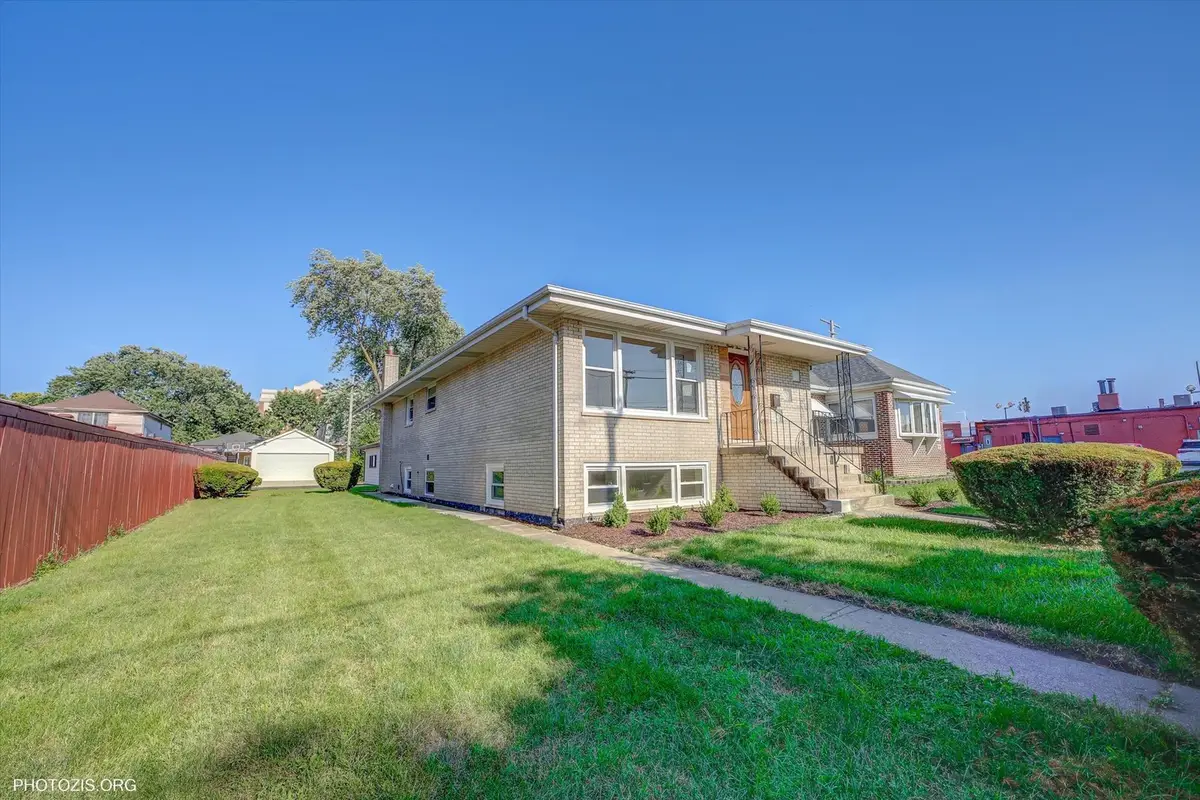 9439 S 52nd Avenue, Oak Lawn, IL 60453 - Image #1