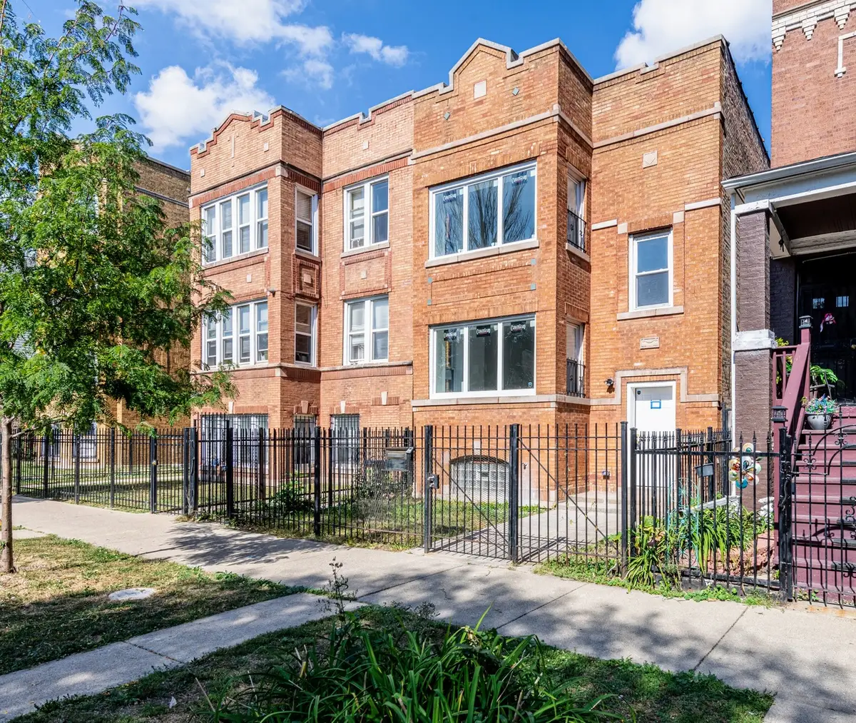 4044 W Kamerling Avenue, Chicago, IL 60651 - Image #1