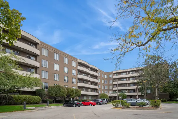 7201 N Lincoln Avenue #301, Lincolnwood, IL 60712