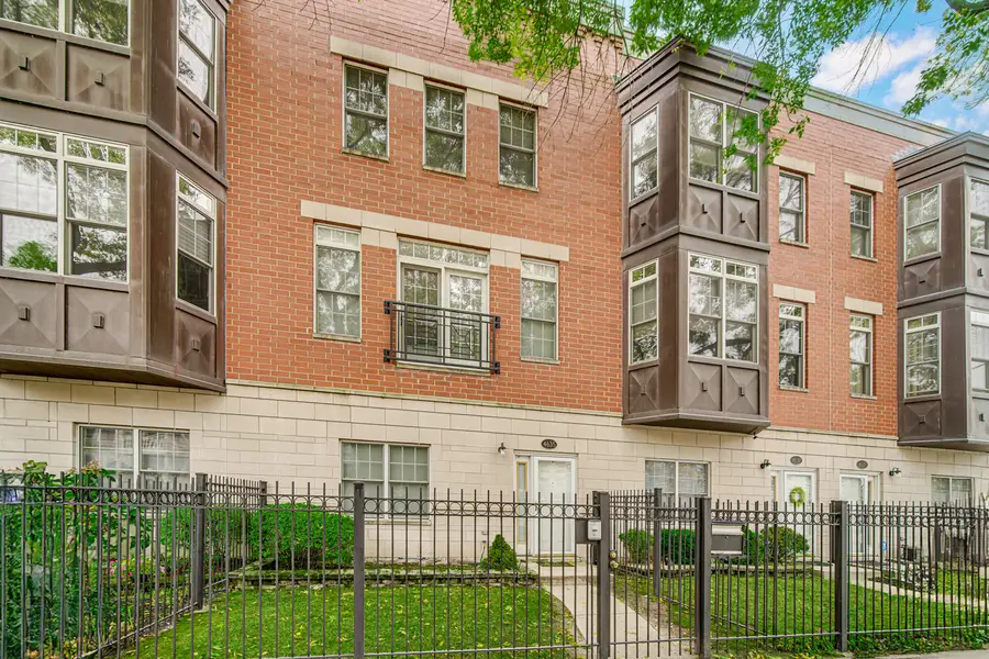 4635 S Greenwood Avenue, Chicago, IL 60653 - Image #2