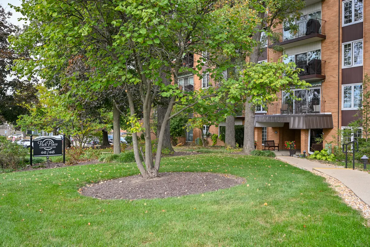 441 N Park Boulevard #5K, Glen Ellyn, IL 60137 - Image #1