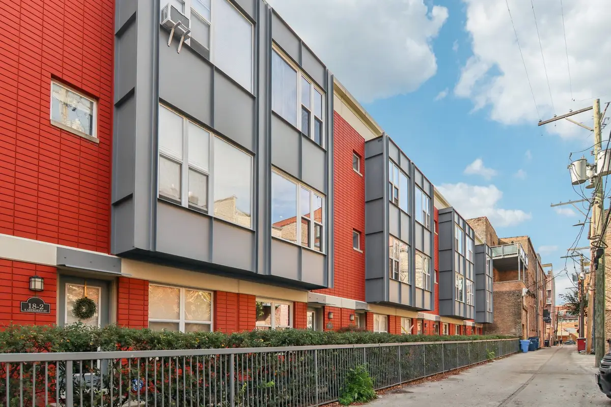 18 S Aberdeen Street #3, Chicago, IL 60607 - Image #1