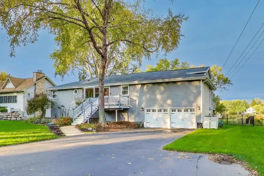 23490 N Spring Drive, Barrington, IL 60010 - Image #2