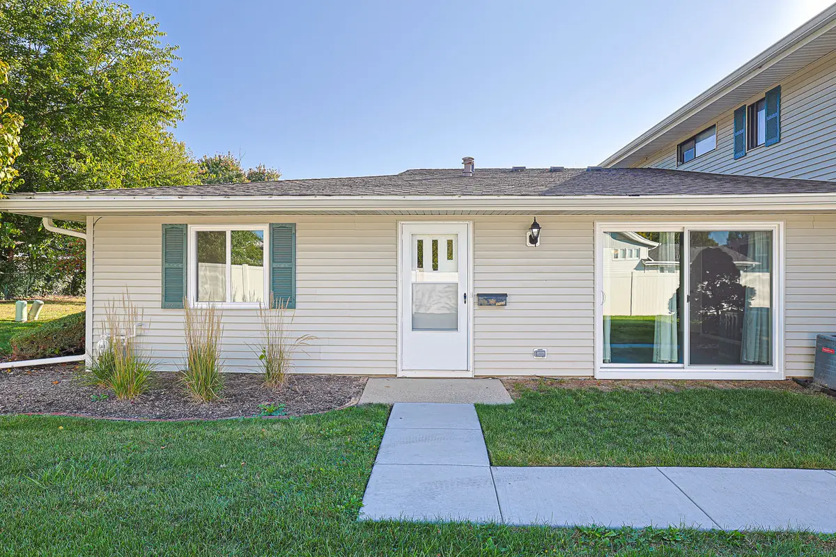 1128 Quanset Court #1128, Schaumburg, IL 60194 - Image #1