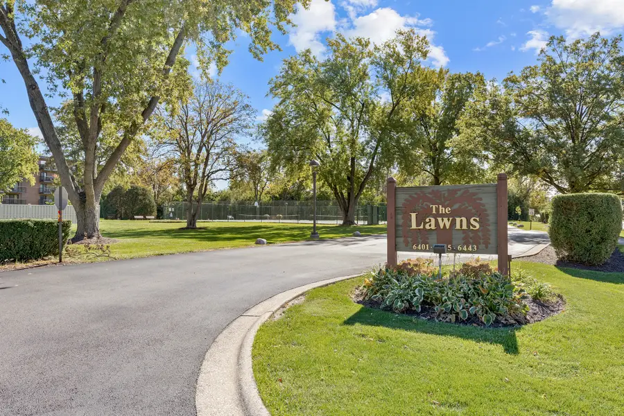 6443 Clarendon Hills Road #206, Willowbrook, IL 60527 - Image #2