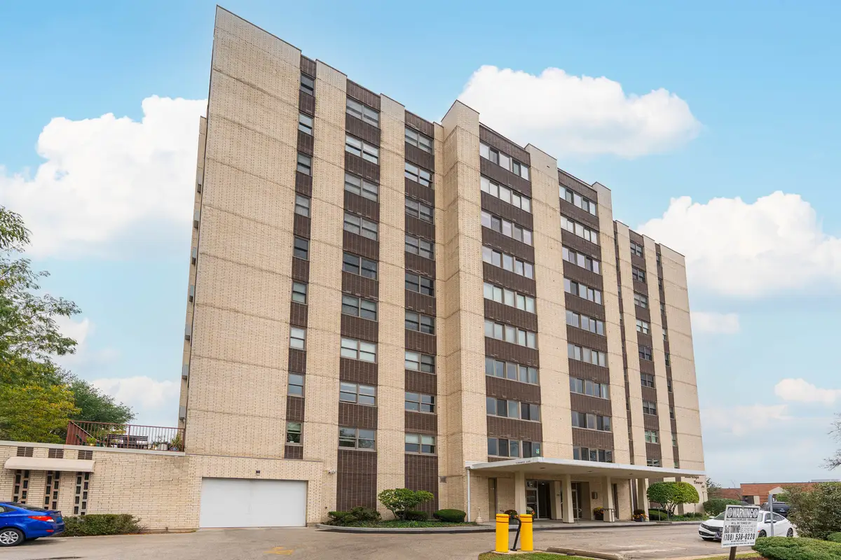 141 N La Grange Road #601, La Grange, IL 60525 - Image #1