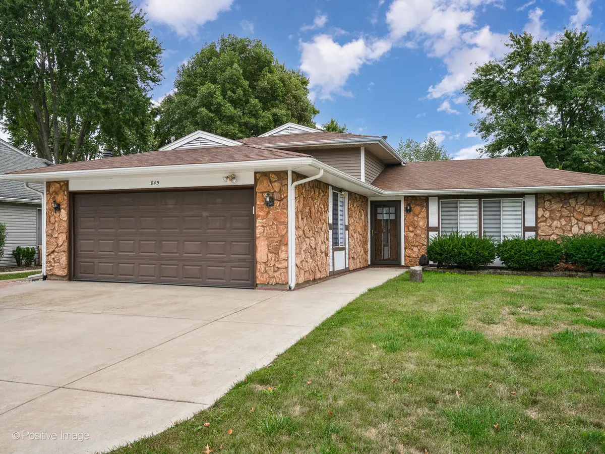 845 Case Drive, Roselle, IL 60172 - Image #1