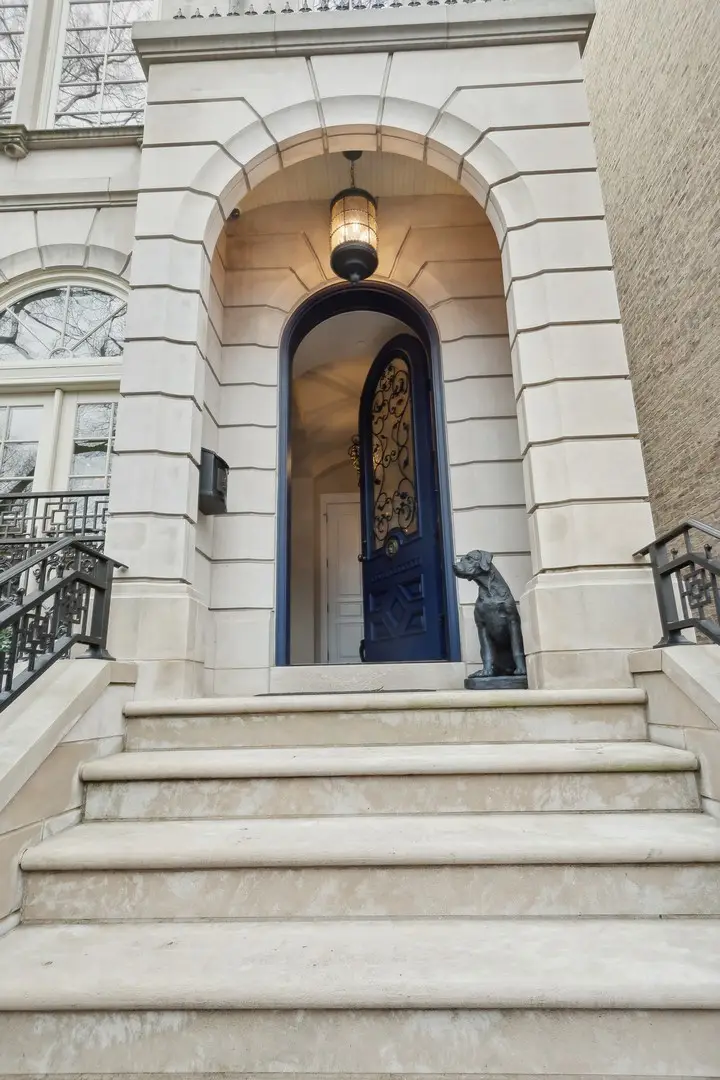 1414 N Mohawk Street, Chicago, IL 60610 - Image #2