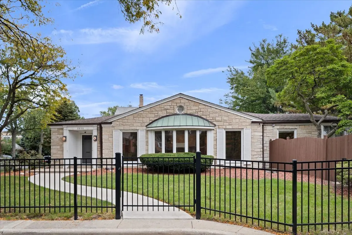 2256 W Birchwood Avenue, Chicago, IL 60645 - Image #1