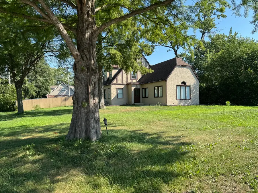 395 Surrey Lane, Crete, IL 60417 - Image #2